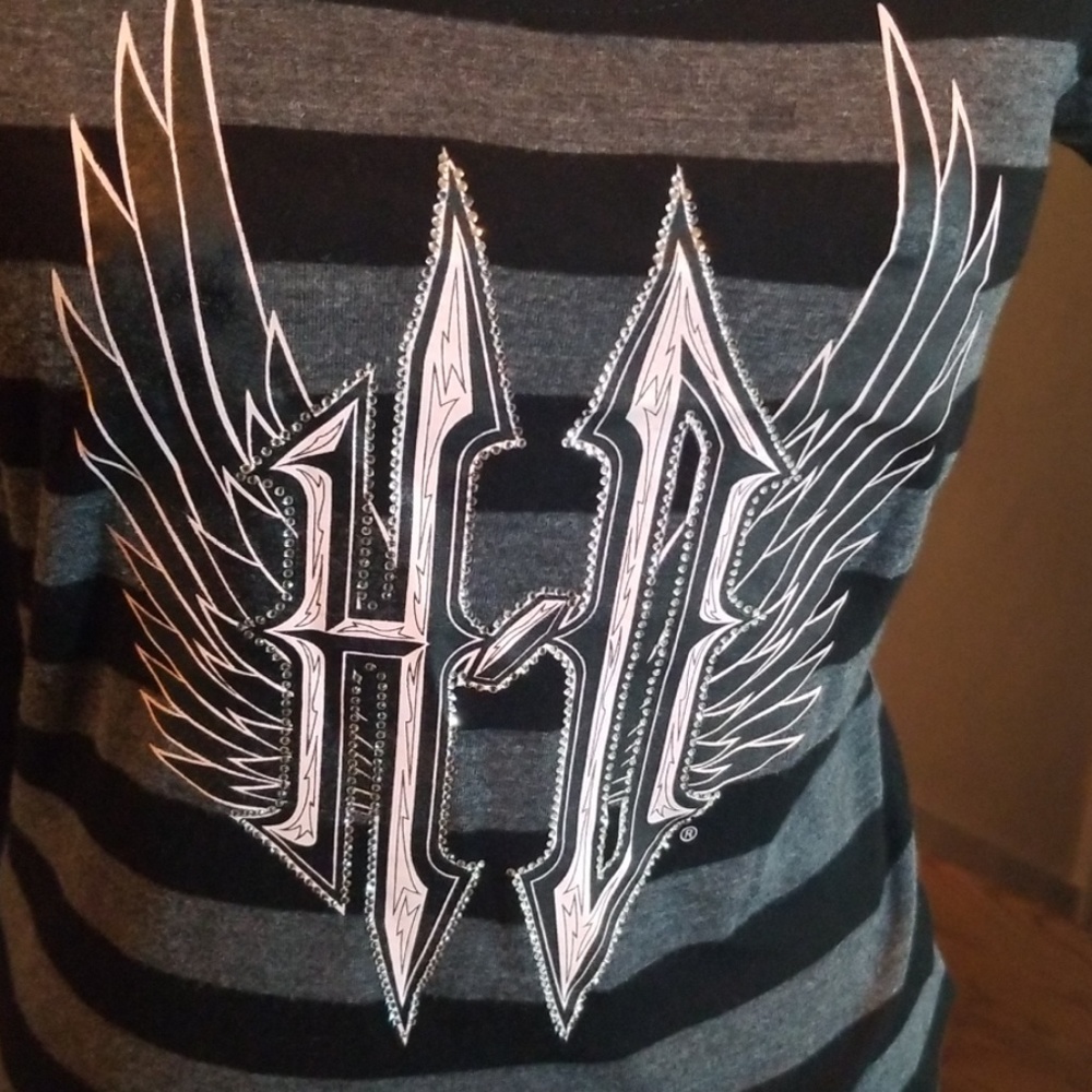 TEE - Picture 2 of 4